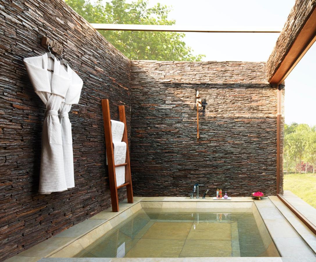 Taj Aravali Resort & Spa Ουνταϊπούρ Εξωτερικό φωτογραφία