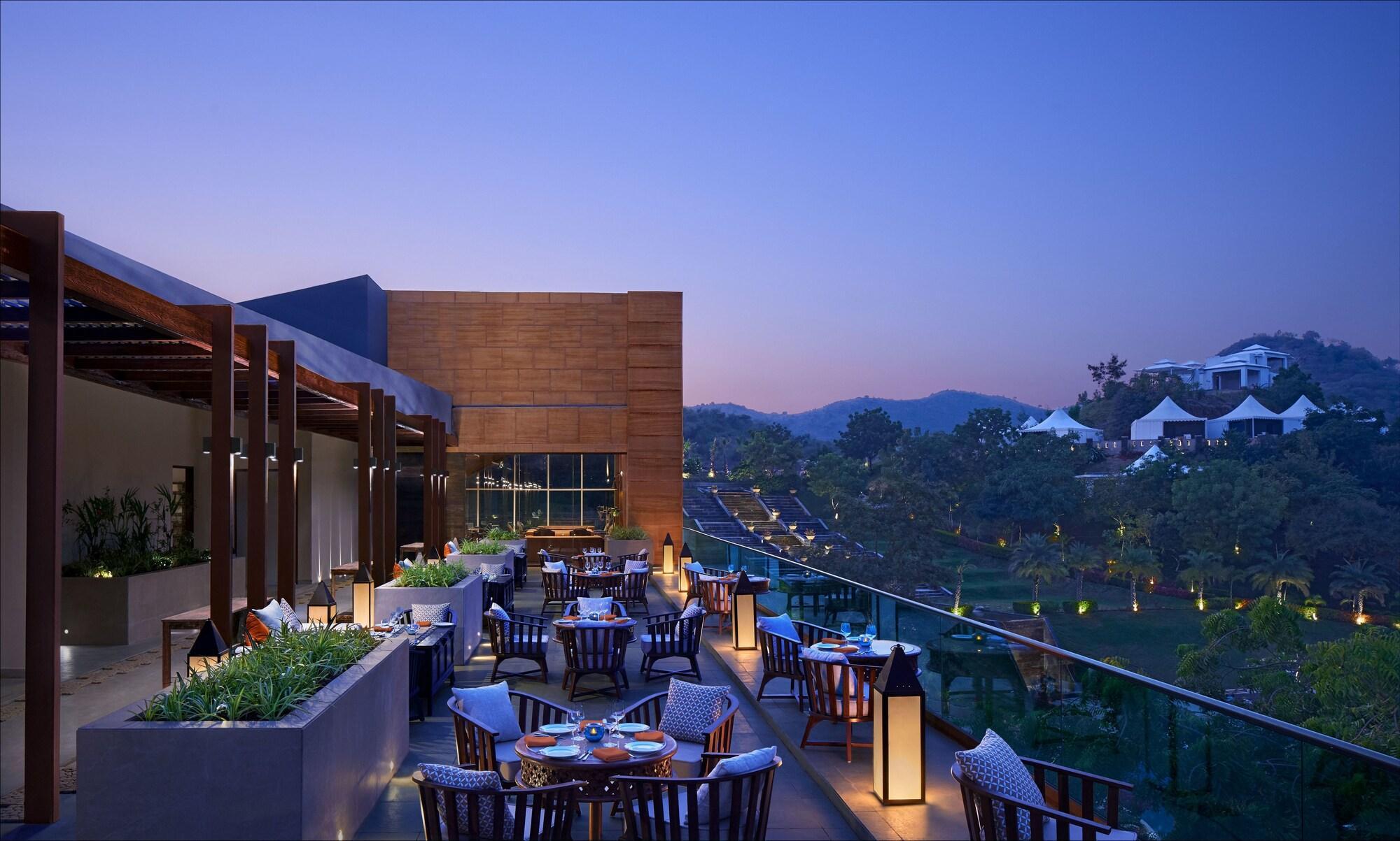 Taj Aravali Resort & Spa Ουνταϊπούρ Εξωτερικό φωτογραφία